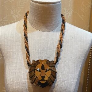 Lee Sands Wood 🦁 Lion Inlaid 3 Strand Beaded Necklace